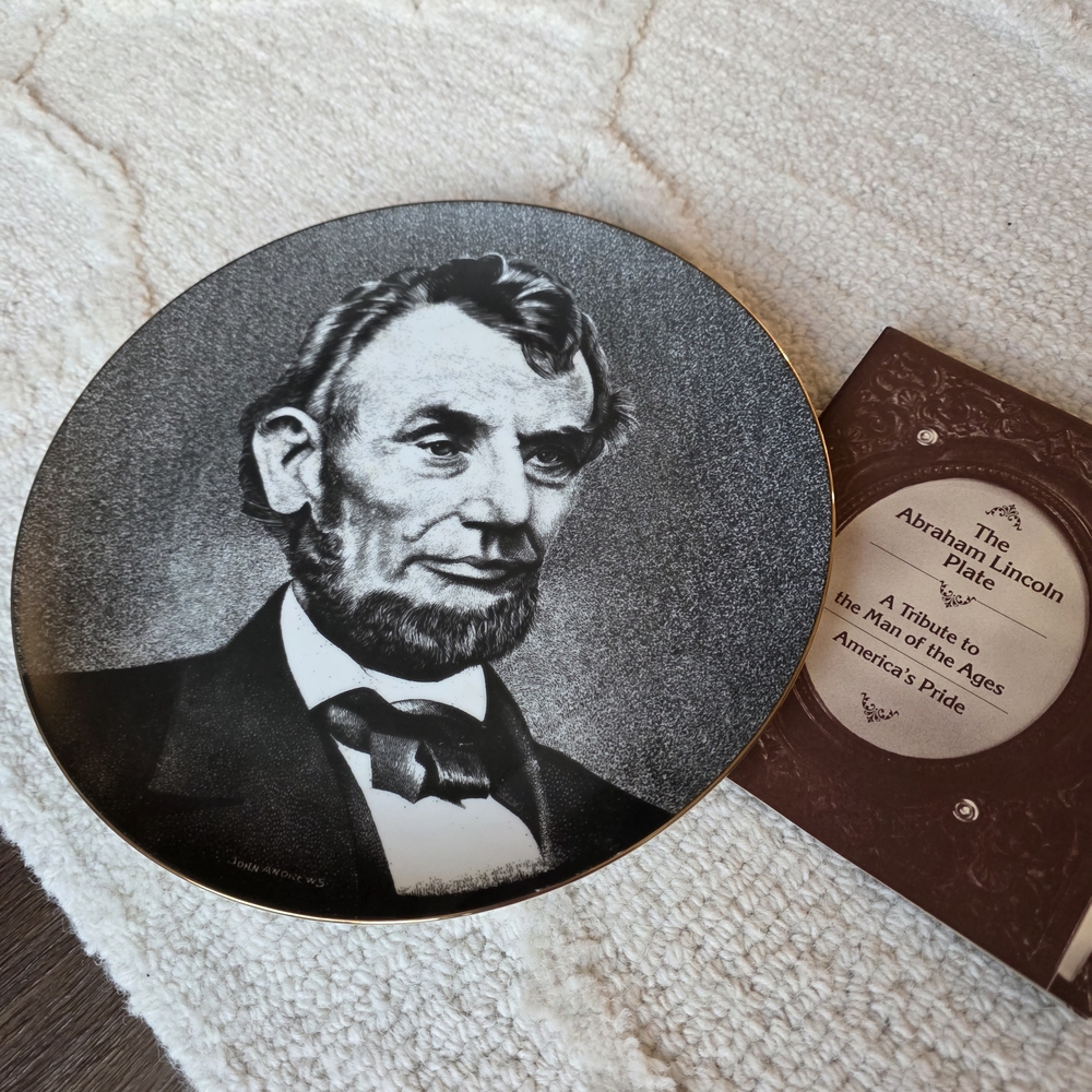 Vintage Lincoln Decorative Plate - Black & White with Gold Rim - Picture 9 of 12